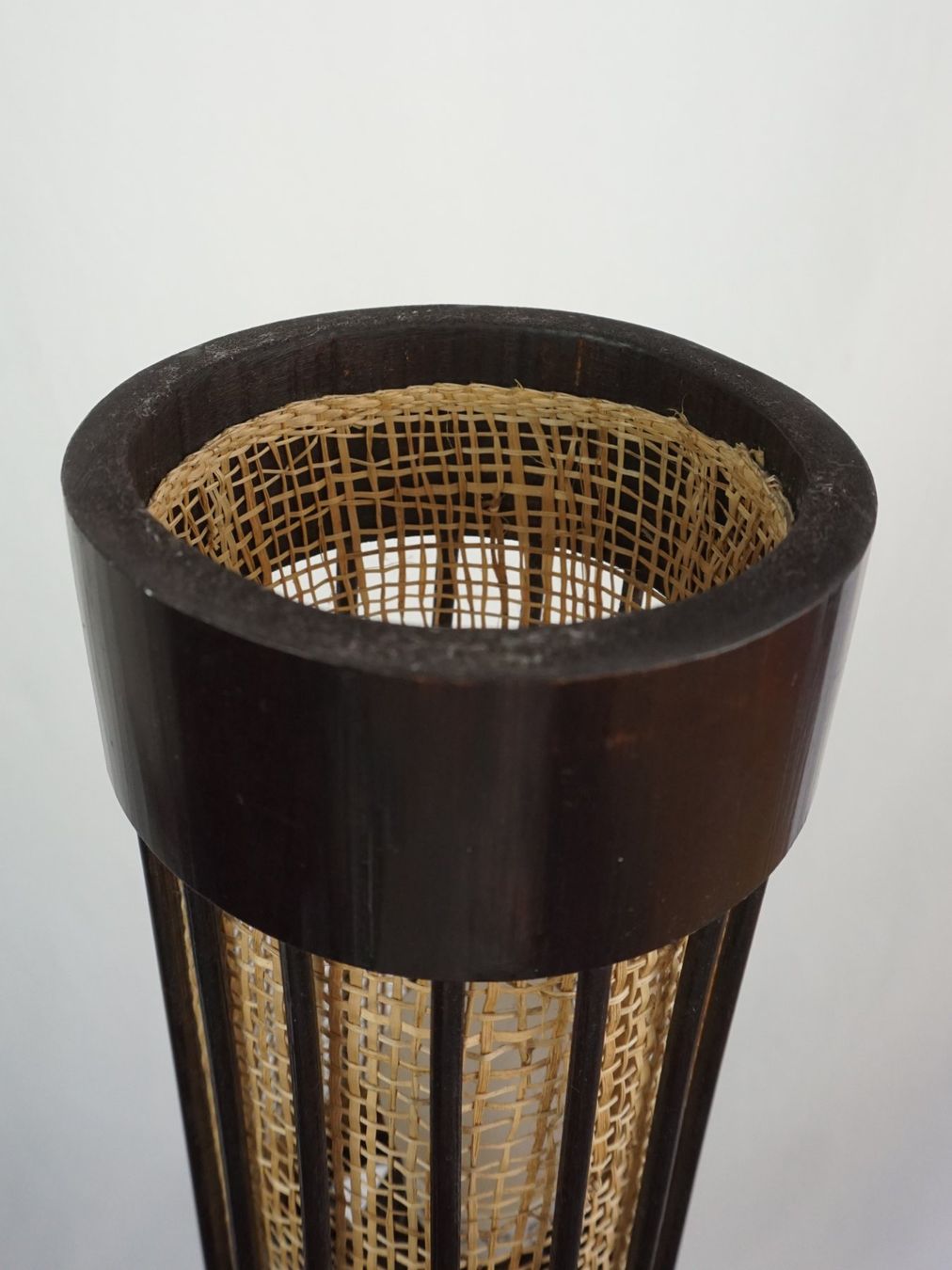 Lampade: Bambus Stehleuchte mit Rattan Abschirmung – Usato da Pratteln venduto da Restwert_Pratteln 1