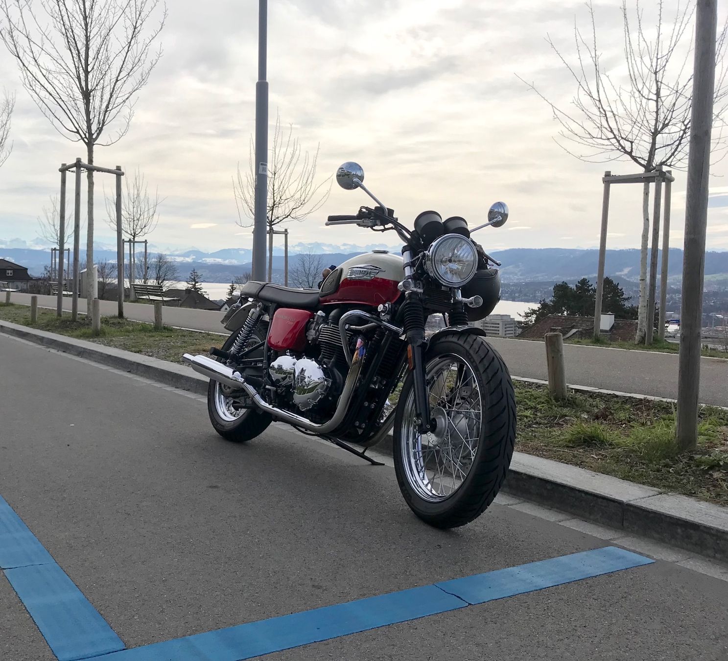 Triumph Strada: TRIUMPH Bonneville T 100 – Usato da Dübendorf venduto da oleg_lego 3