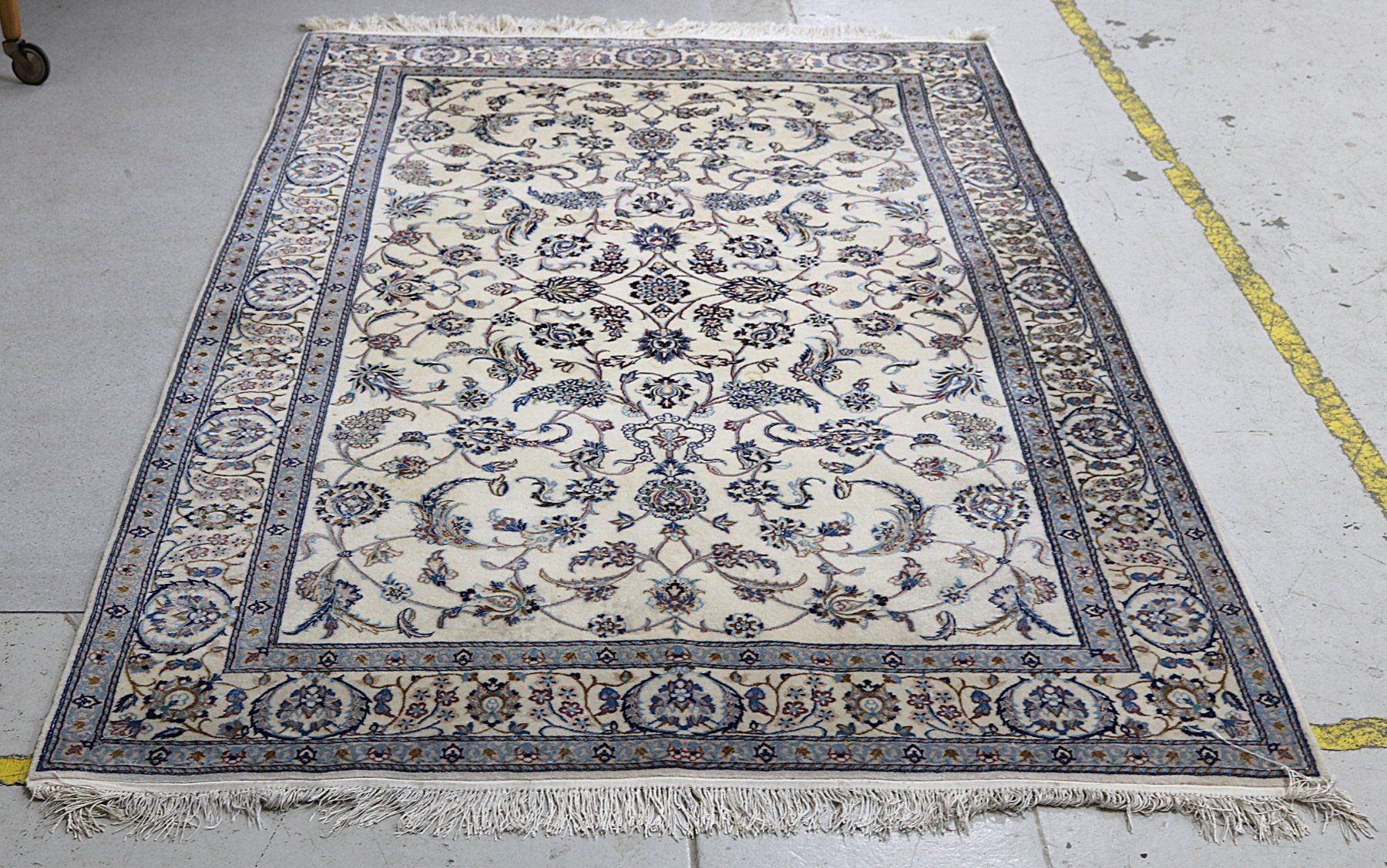 Teppiche: Teppich mit Blumenmuster – Gebraucht aus Volketswil von brockipfannenstil