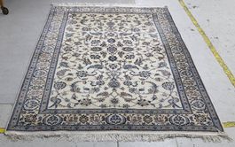 Teppich mit Blumenmuster