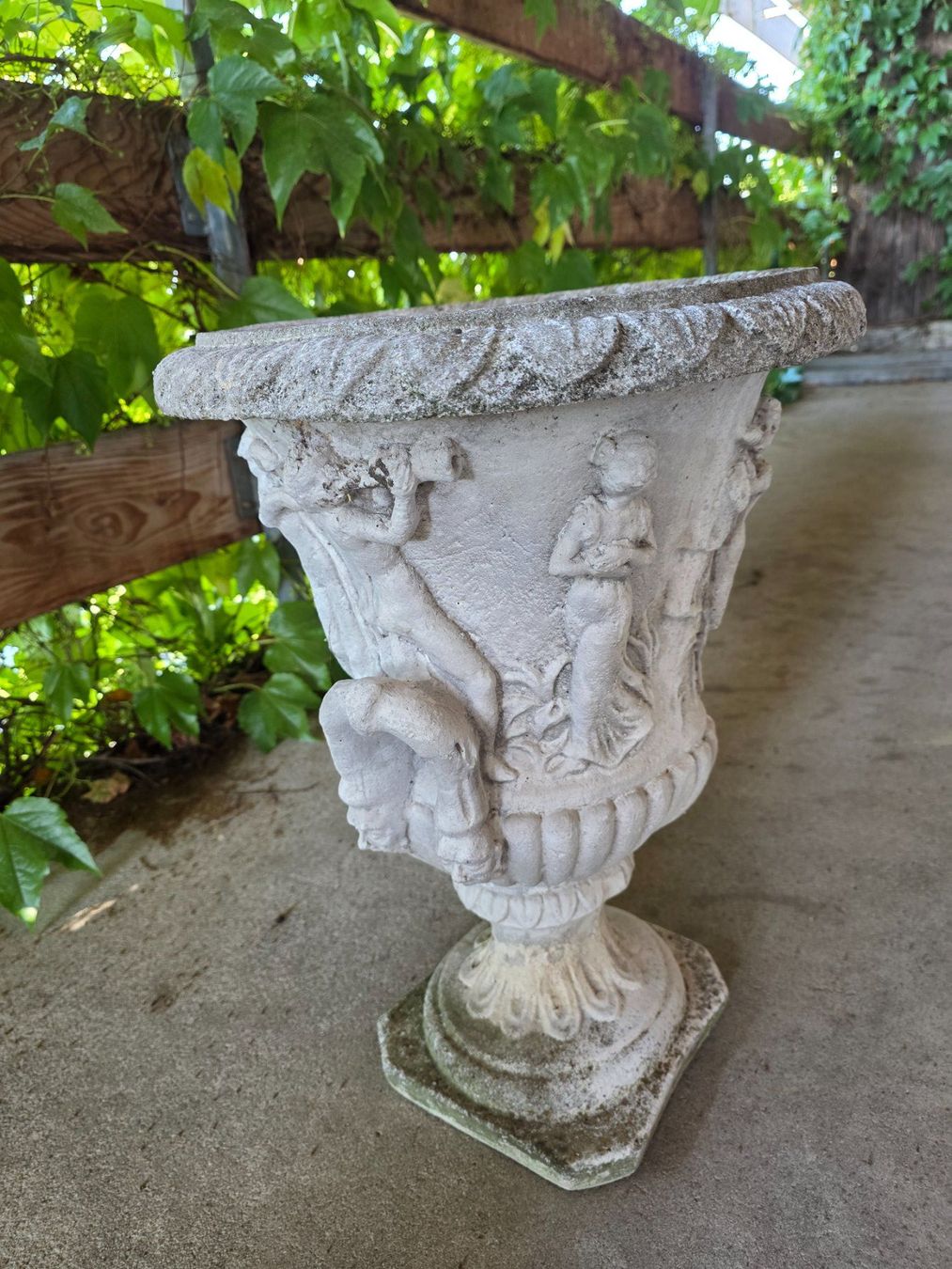 Casseroles: antike schwere Garten Amphore Stein Topf – D'occasion à Walterswil BE par Lonitti 2