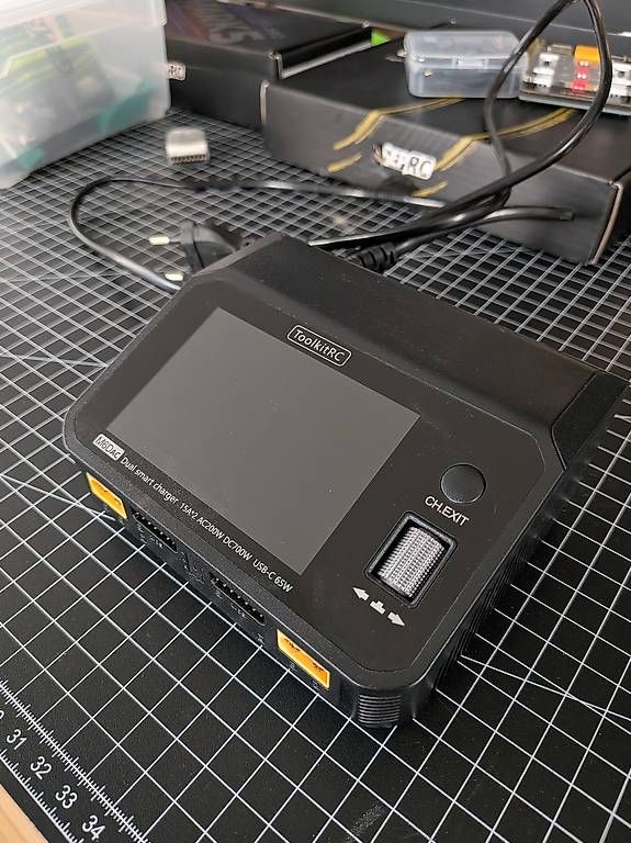 Akkus & Batterien: ToolkitRC M6DAC 6S Charger/Ladegerät – Gebraucht aus Düdingen von olofvndrhr