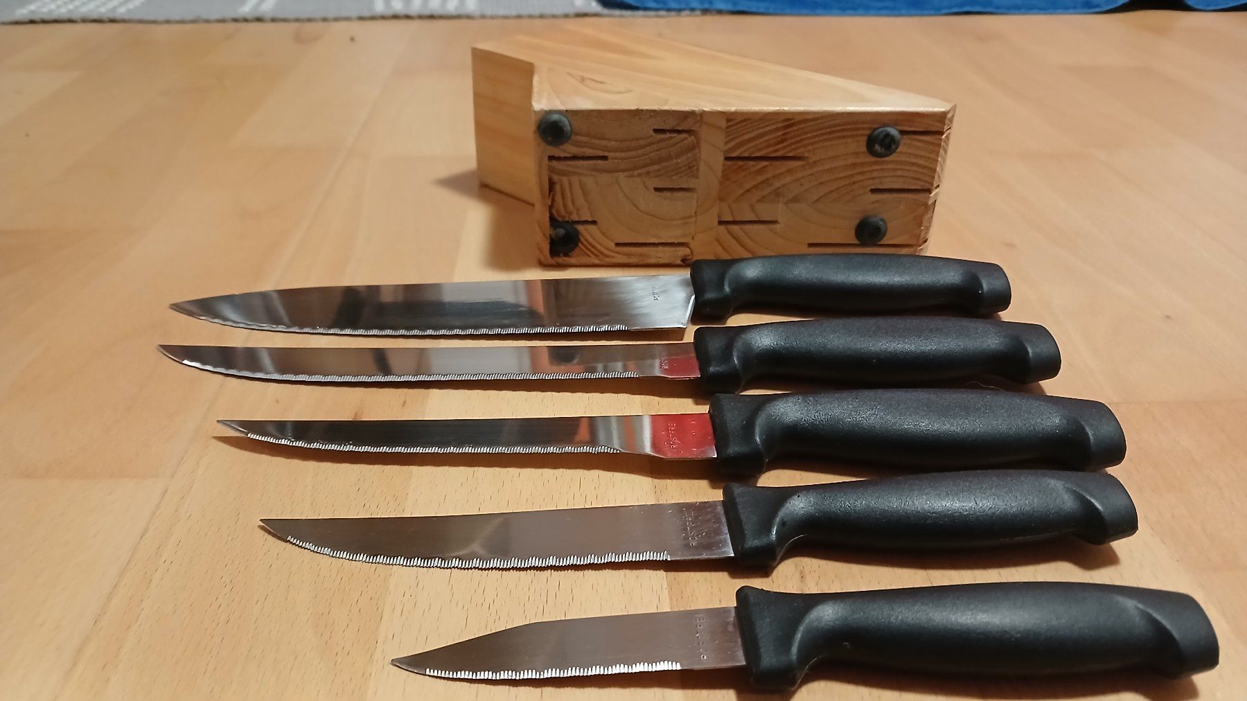 Messer: Messerblock mit 5st.verschiedenen Messern – Gebraucht aus hinwil von tho_j6kz 4