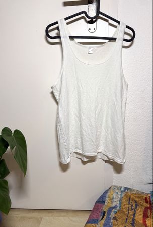 White 100% cotton tank top // Weißes Tanktop aus 100 % Baum