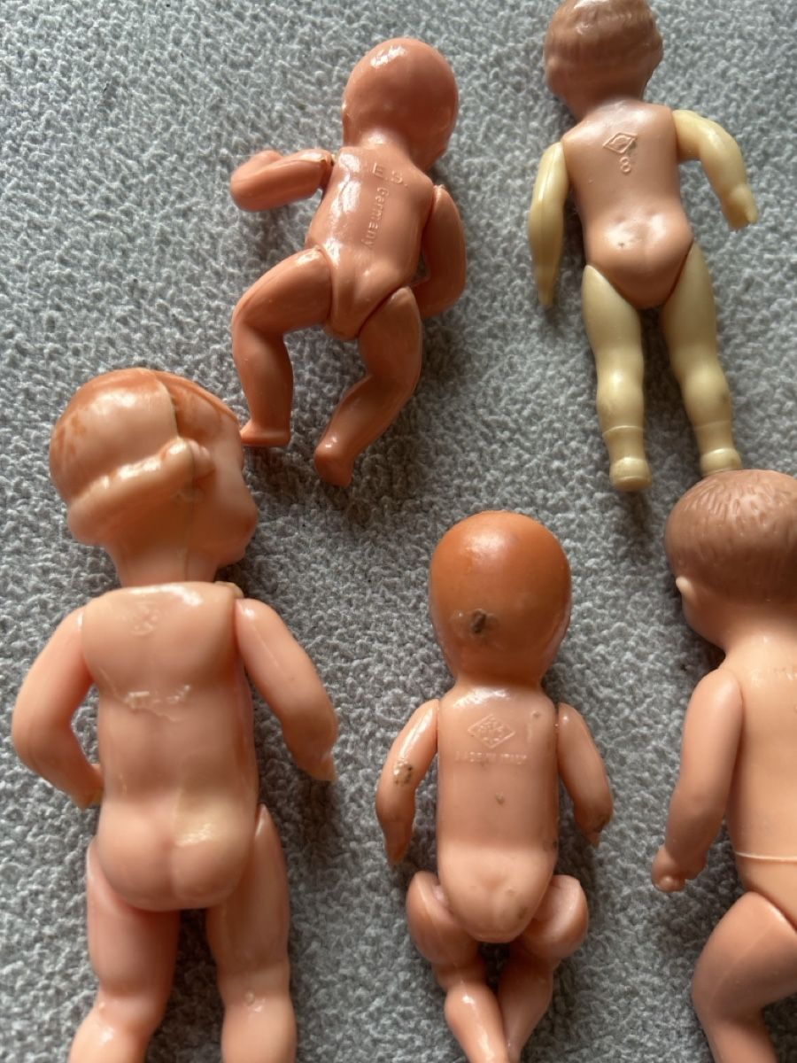 Bambole: 8 kleine alte Puppen – Usato da Bonstetten venduto da Ebano- 4