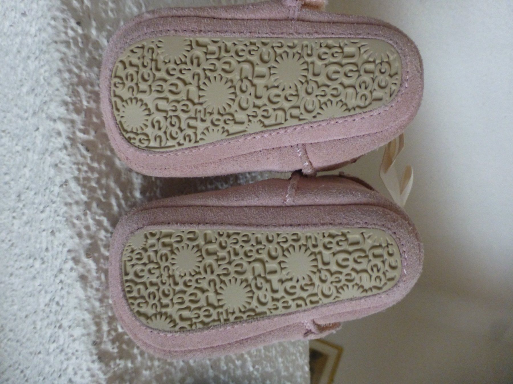 Ugg Scarpe per ragazzi: UGG Baby-Schuhe – Usato da Hergiswil NW venduto da annettelia 3