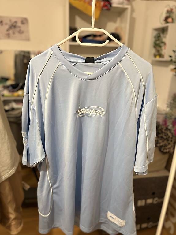 T-Shirts: Différent t-shirt  – Neu und originalverpackt aus Lausanne von ahm_9l9k 1