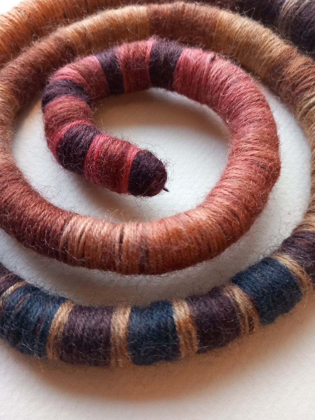 Accessori per capelli: Spiral pour dreadlocks en laine – Nuovo (secondo la descrizione) da Faoug venduto da per_kp6r 1