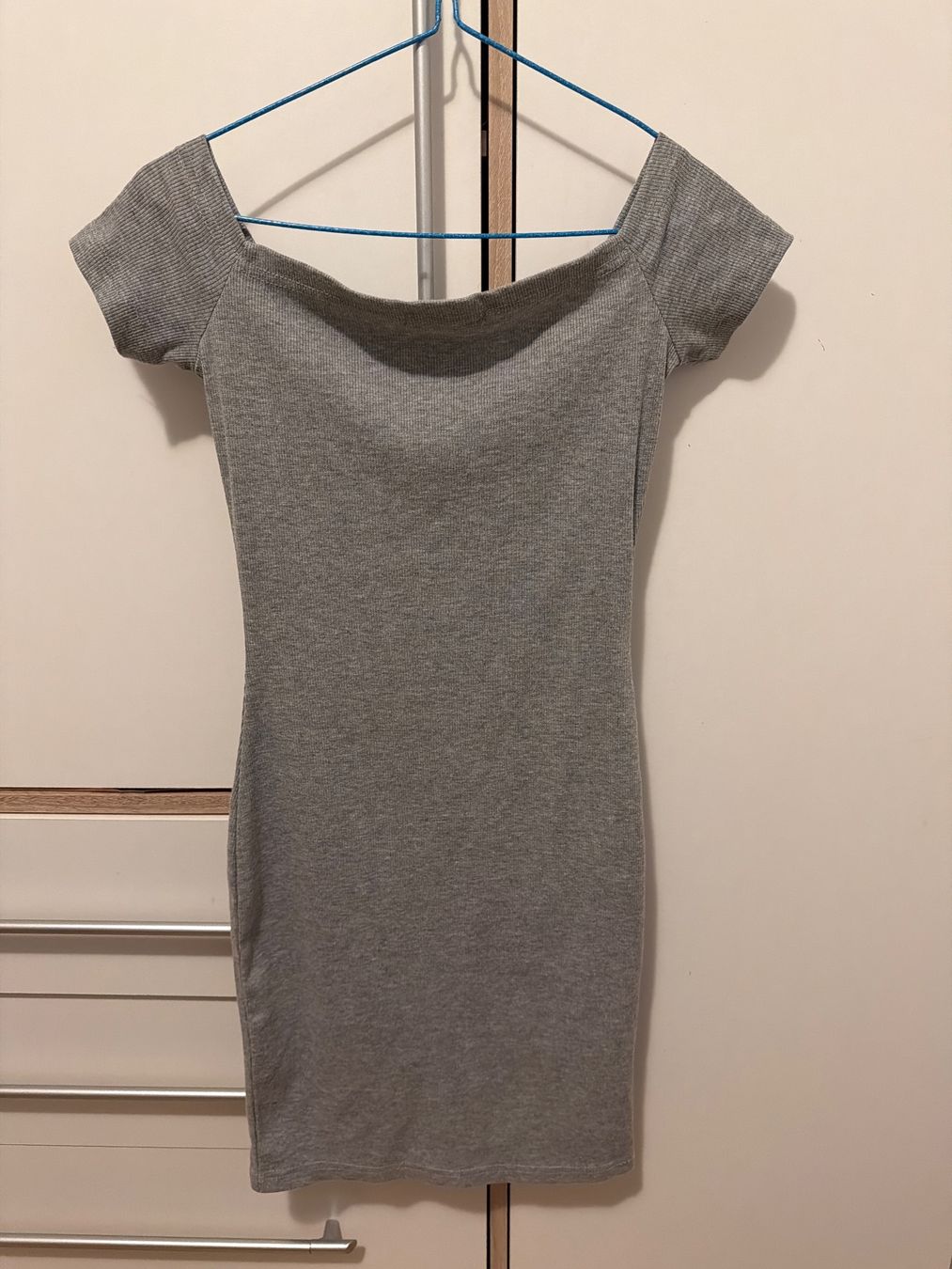 Vestiti: Schulterkleid für Mädchen – Usato da Dällikon venduto da YOTECH 2
