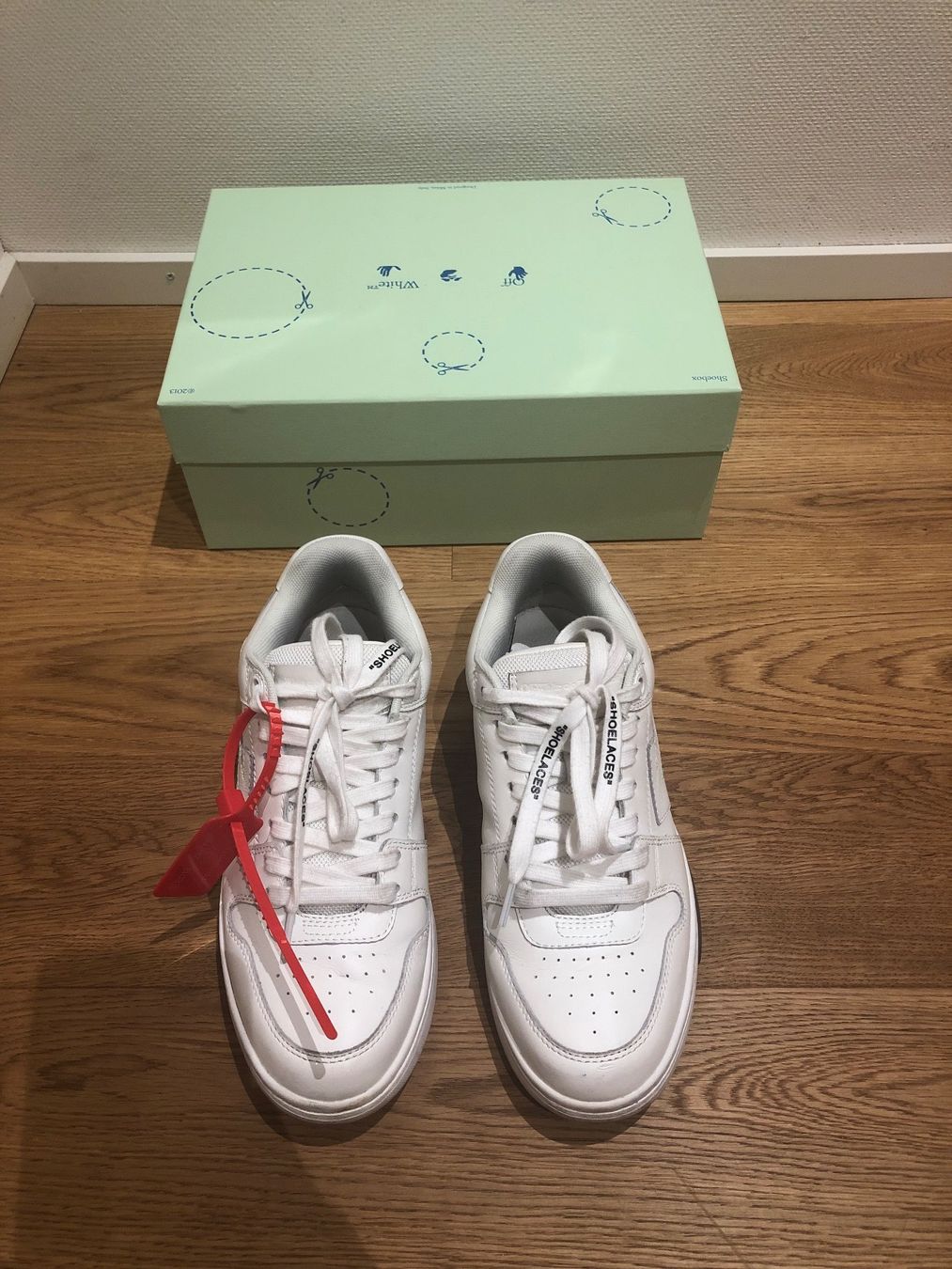 Off-White Damenschuhe: Off White out of office sneaker – Gebraucht aus Gockhausen von LunaCa 2