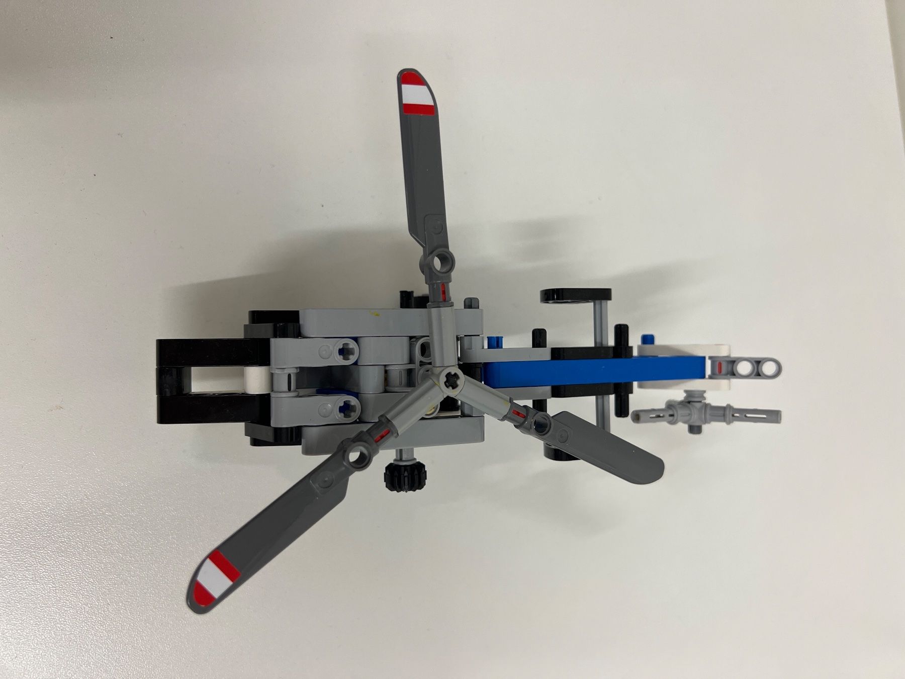 Lego Kit di costruzioni: LEGO Technic Helikopter 42020 – Usato da Bottmingen venduto da Botbas 2