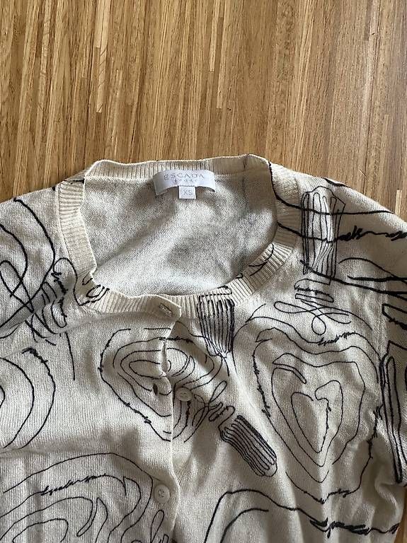 Escada Vestes: ESCADA Strickjäckchen XS/ Gr. 36 – D'occasion à Zürich par mar_22hb 1