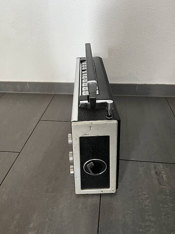 Radio: Grundig Satellit 2000 Defekt – Difettoso da Wichtrach venduto da Honduras 2