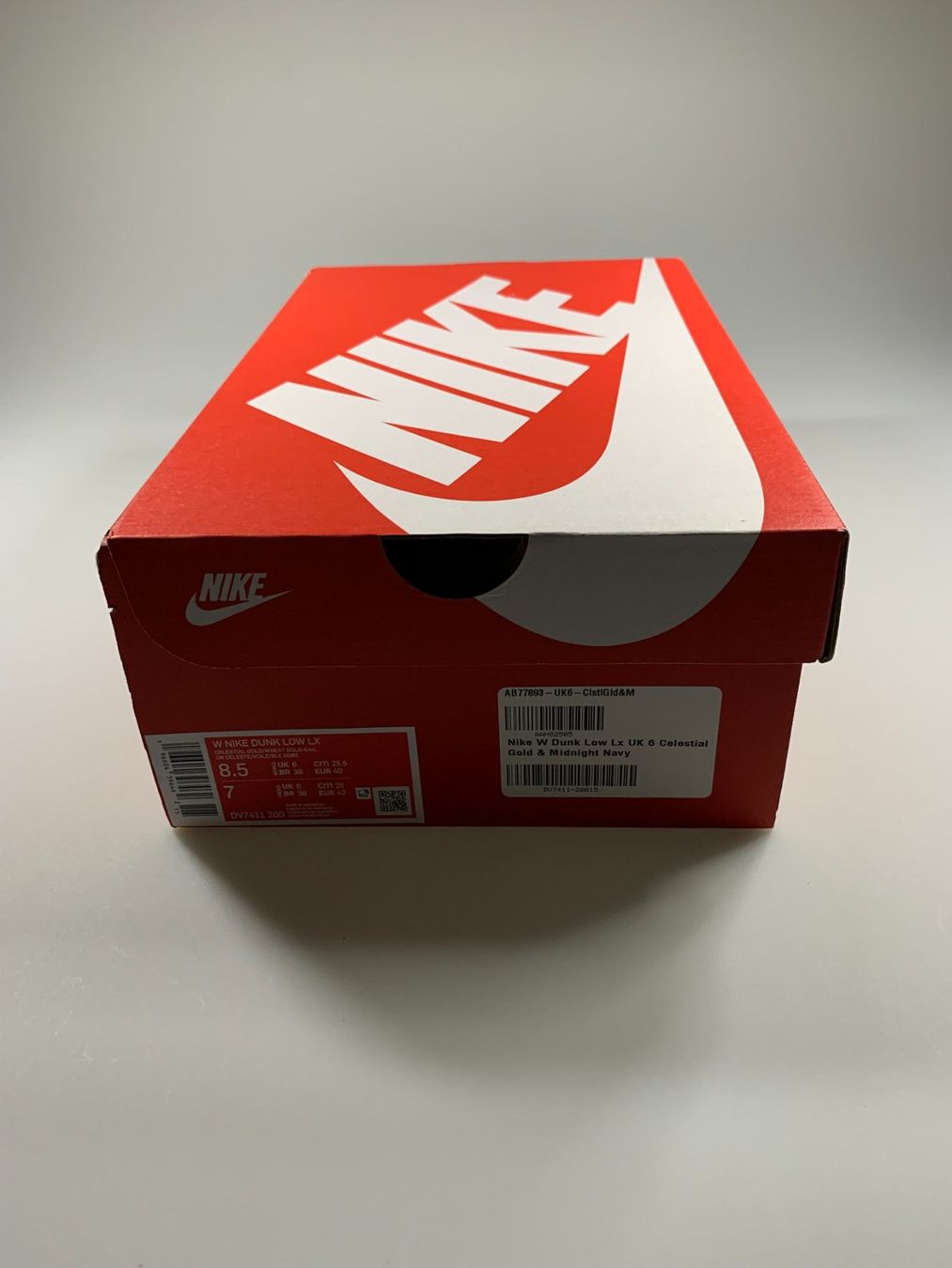 Scarpe da uomo: Nike Dunk Low Celestial Gold Suede (Womens) – Nuovo e nell'imballaggio originale da Thörishaus venduto da SnkrsVie 3