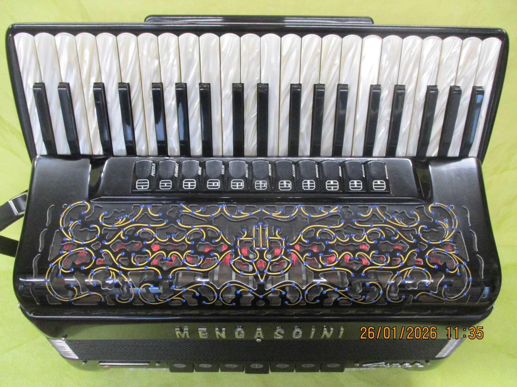 Strumenti musicali: Akkordeon Mengascini Super – Usato da Jegenstorf venduto da Oktavio 1