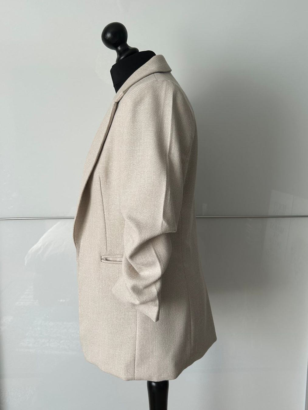 H&M Jacken: Blazer mit gerafften Ärmeln – Gebraucht aus Riedholz von rebeccas 2