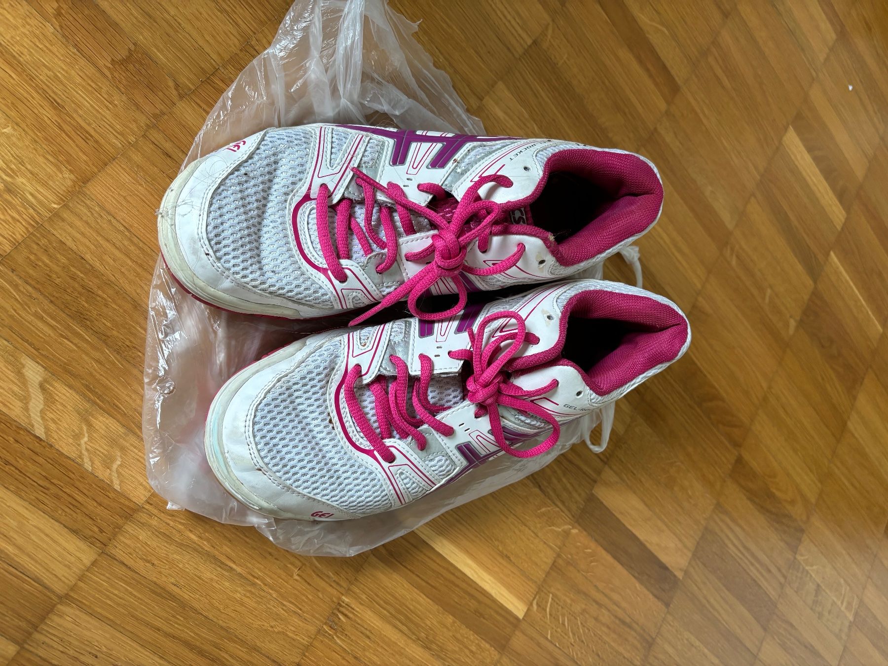 Asics Damenschuhe: Asics Sportschuhe, Gr. 38 – Gebraucht aus Winterthur von Sunshine143 1