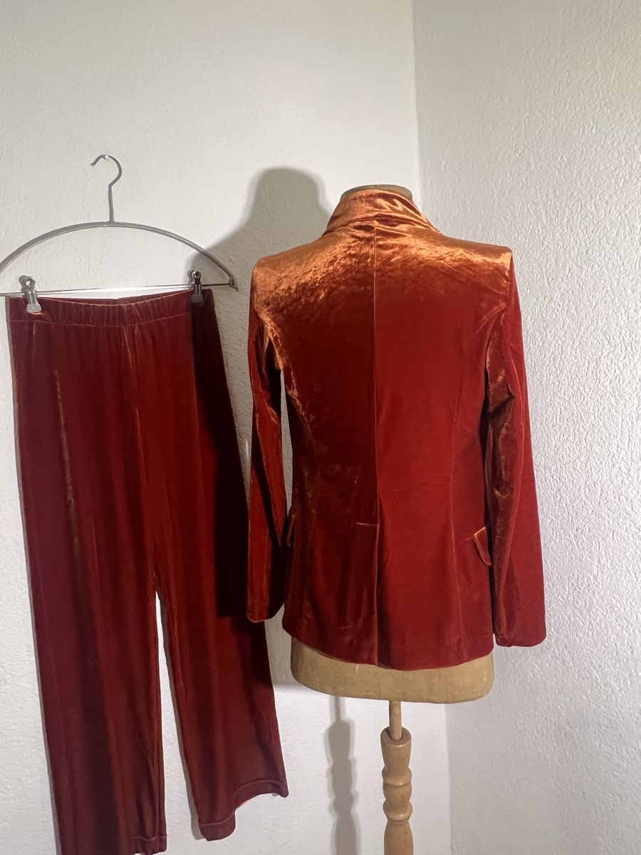 Completi & Tailleur: Ensemble en velours orange – Usato da St-Pierre-Clages venduto da ste_xk6p 3