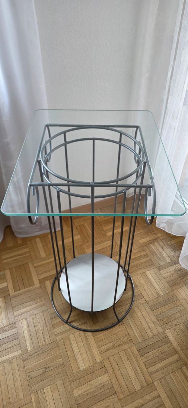Tavoli: Metall Säule mit Glasplatte – Usato da Grüningen venduto da Hibiscus67 1