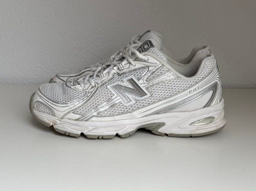 New Balance Scarpe da uomo: Ab 1. Fr: New Balance 740 gr 42.5 – Usato da Muhen venduto da mauyo