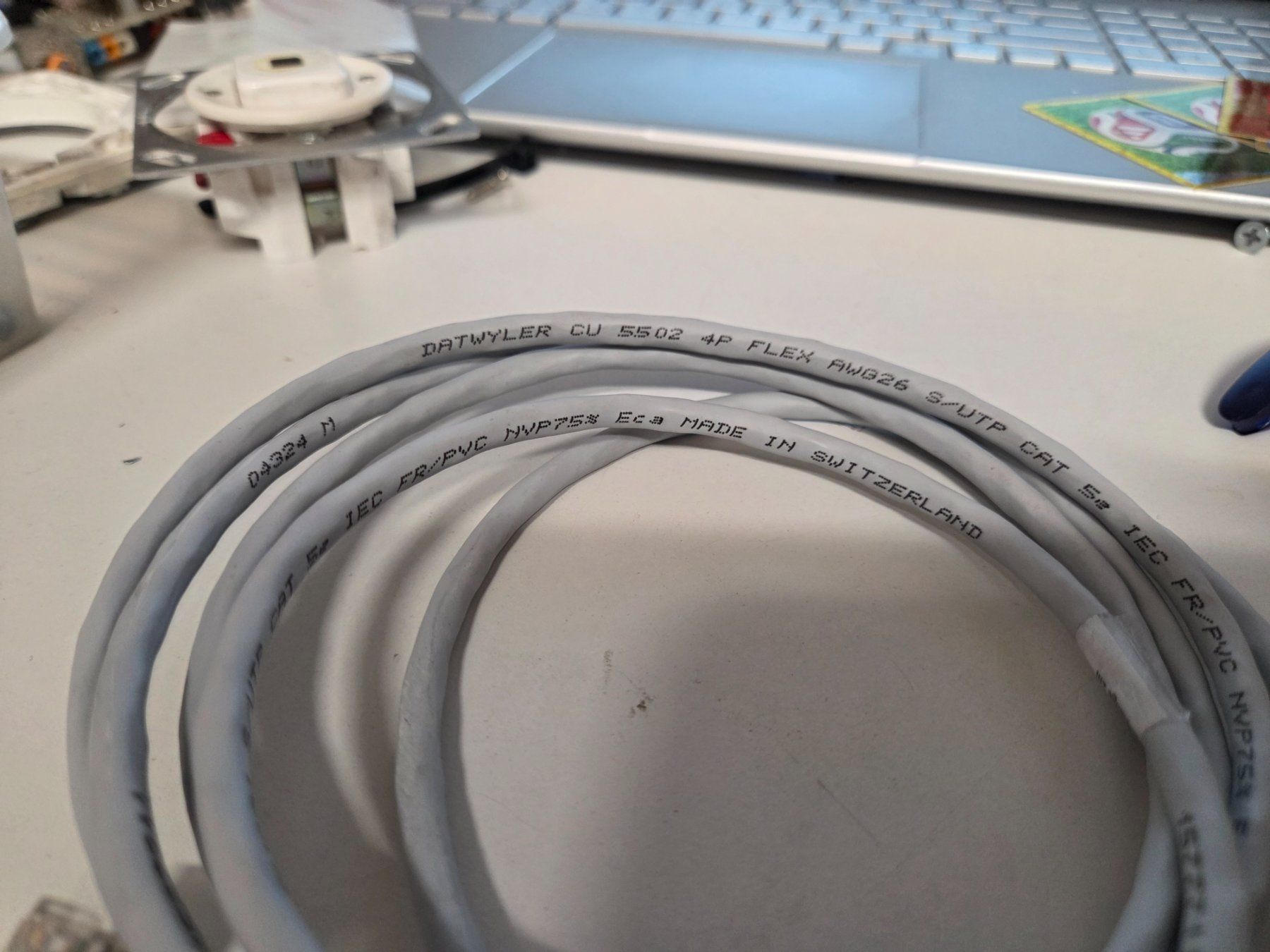 Dätwyler Câbles: Netzwerkkabel Patchkabel Cat5 e kat5 e Rj45 UKV 2m 5502 – D'occasion à Zürich par Alibaba1234 1