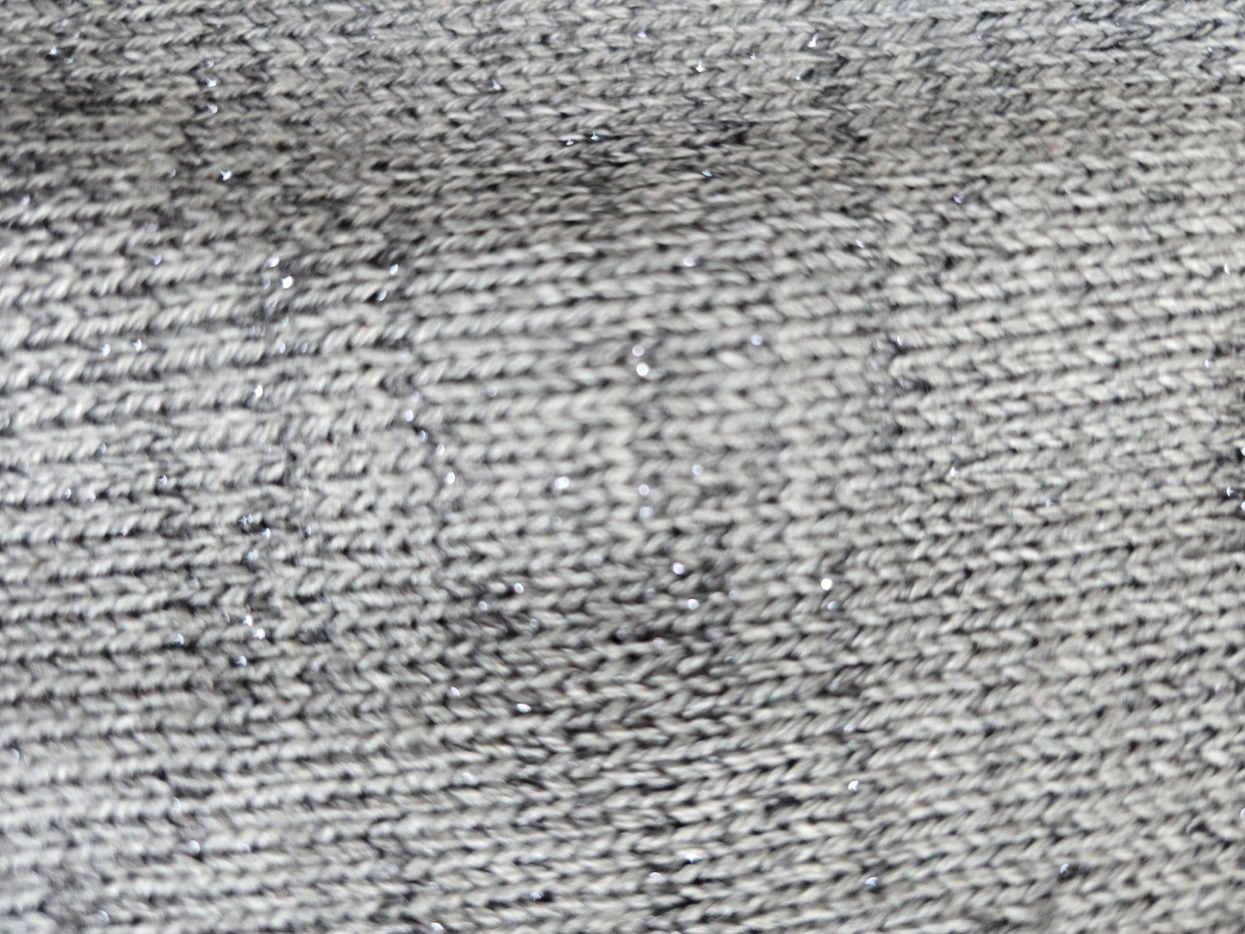 Maglioni & Felpe: Pullover grau mit Pinguin Motiv, gr.110-116 – Usato da Unterentfelden venduto da Panda-87 2