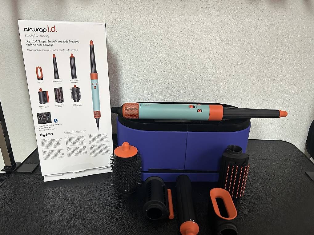 Lockenstäbe & Haarglätter: DYSON airwrap neu – Neu und originalverpackt aus Rümikon AG von Gebirge-5303