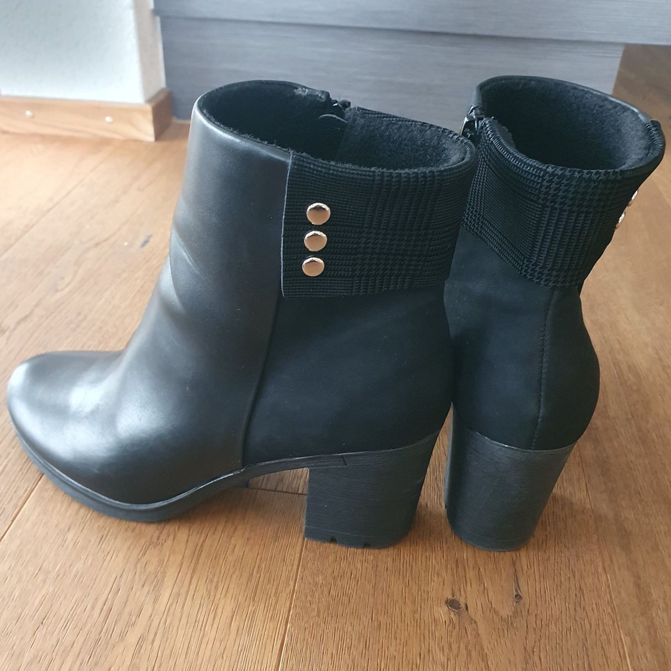 Damenschuhe: Stiefel/Stiefeletten/Boots Grösse 39 – Gebraucht aus Römerswil LU von cfm_j789 1