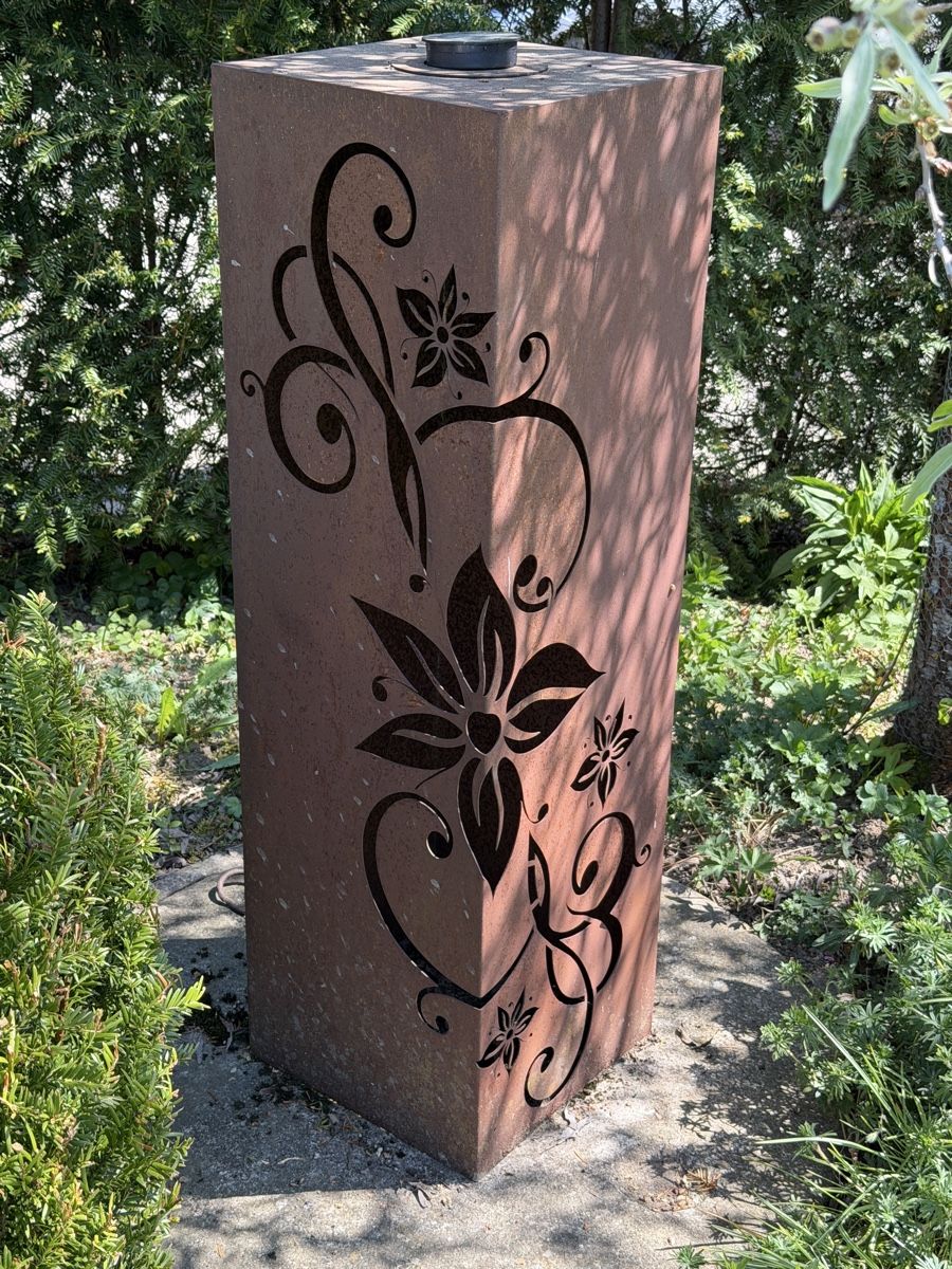 Sculture & Statue: Rostfarbige Gartensäule, Feuersäule – Usato da Neftenbach venduto da Sunnystreet