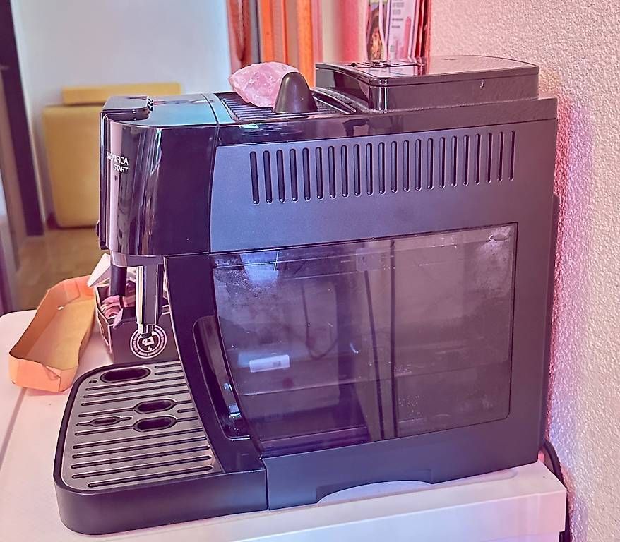 Macchine per caffè & Macchine per espresso: Kaffemaschiene DeLonghi / Magnifica Start – Usato da Nidau venduto da Seedee 1