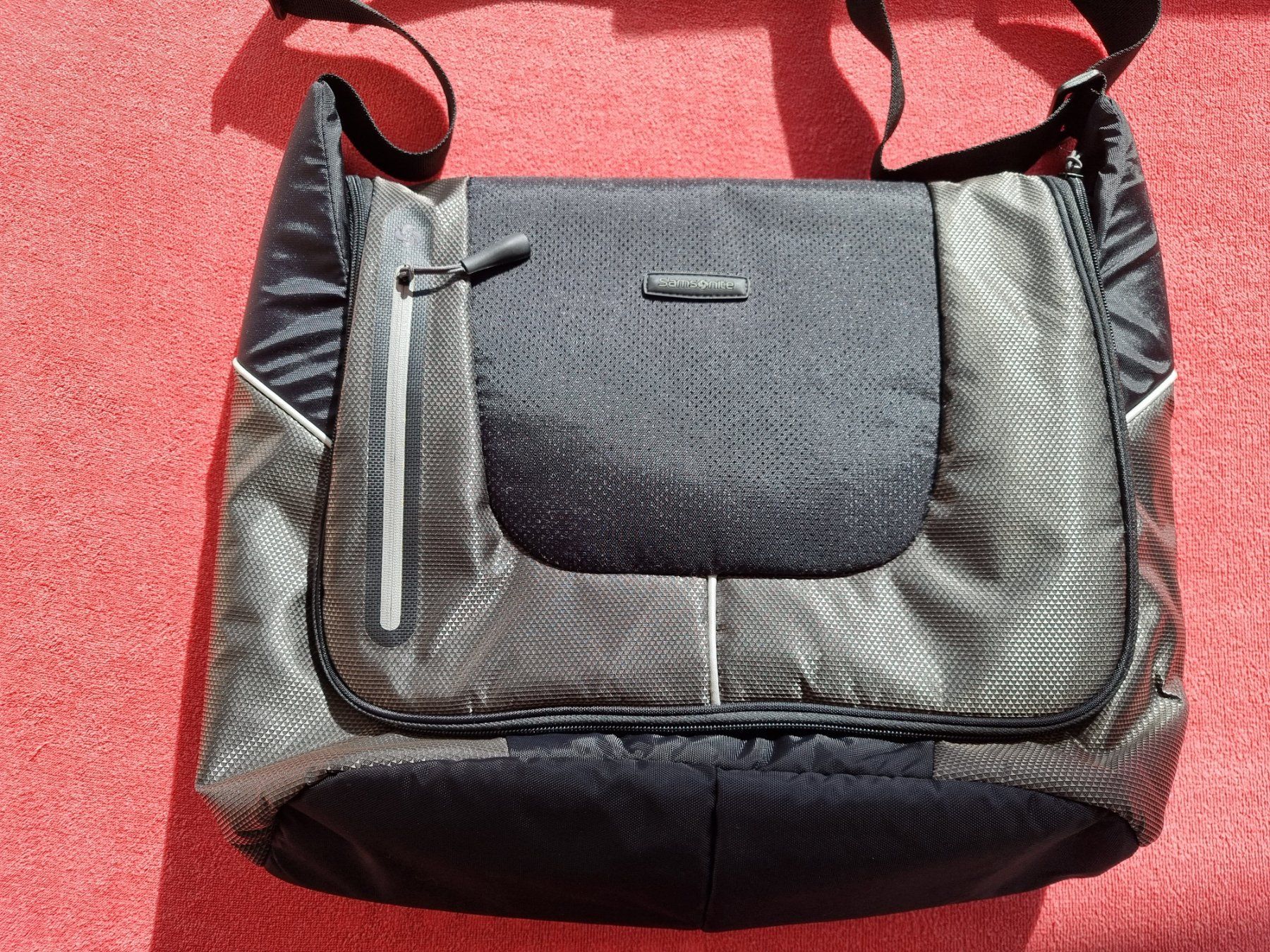 Samsonite Taschen: Samsonite Umhängetasche für Laptop oder anderes – Gebraucht aus Obergerlafingen von dede-SO