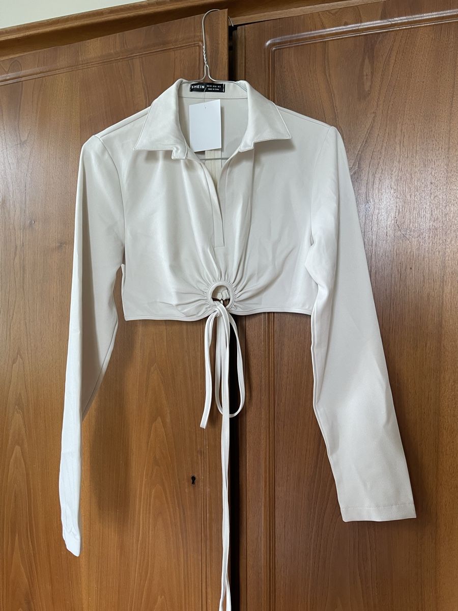 Camicette: Cream Crop Blouse – Nuovo (secondo la descrizione) da Zürich venduto da hsi_tl5c 1