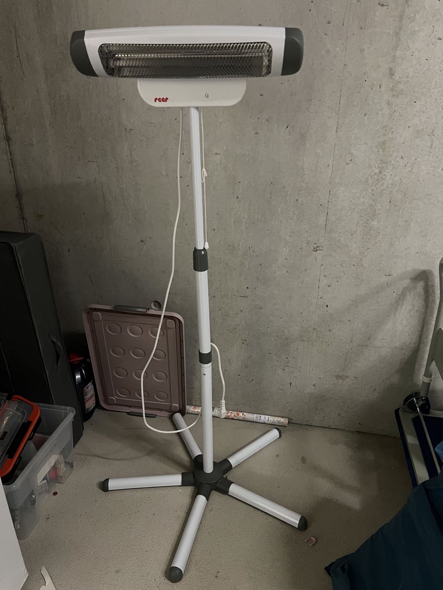 Reer Radiatori: reer Wärmestrahler EasyHeat Flex – Usato da Saland venduto da Francyherrera