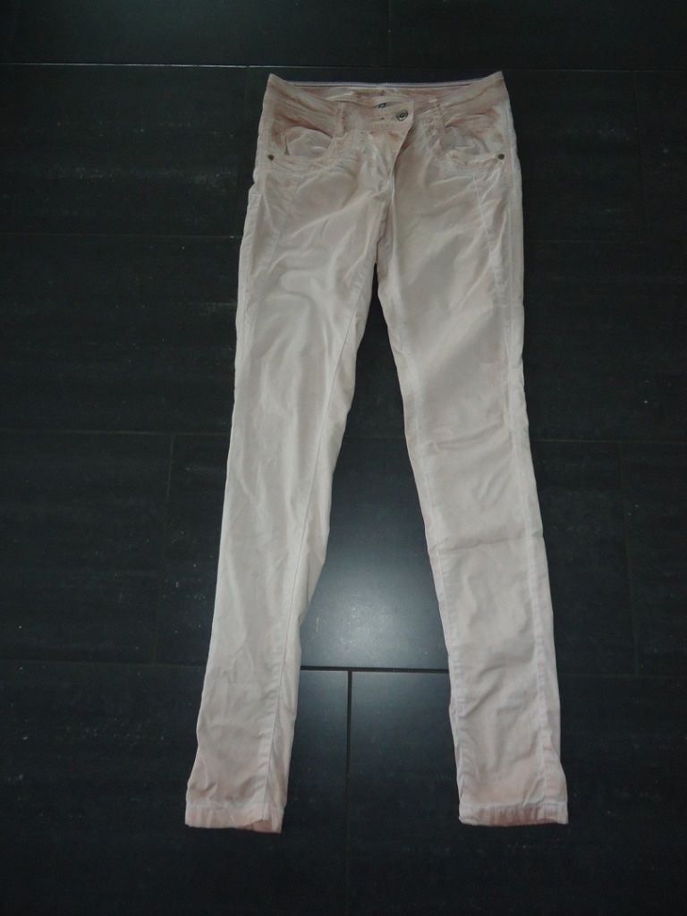 Tom Tailor Pantaloni: TOM TAILOR Tapered Relaxed Hose, Gr. 32 – Usato da Wohlen AG venduto da Michi761