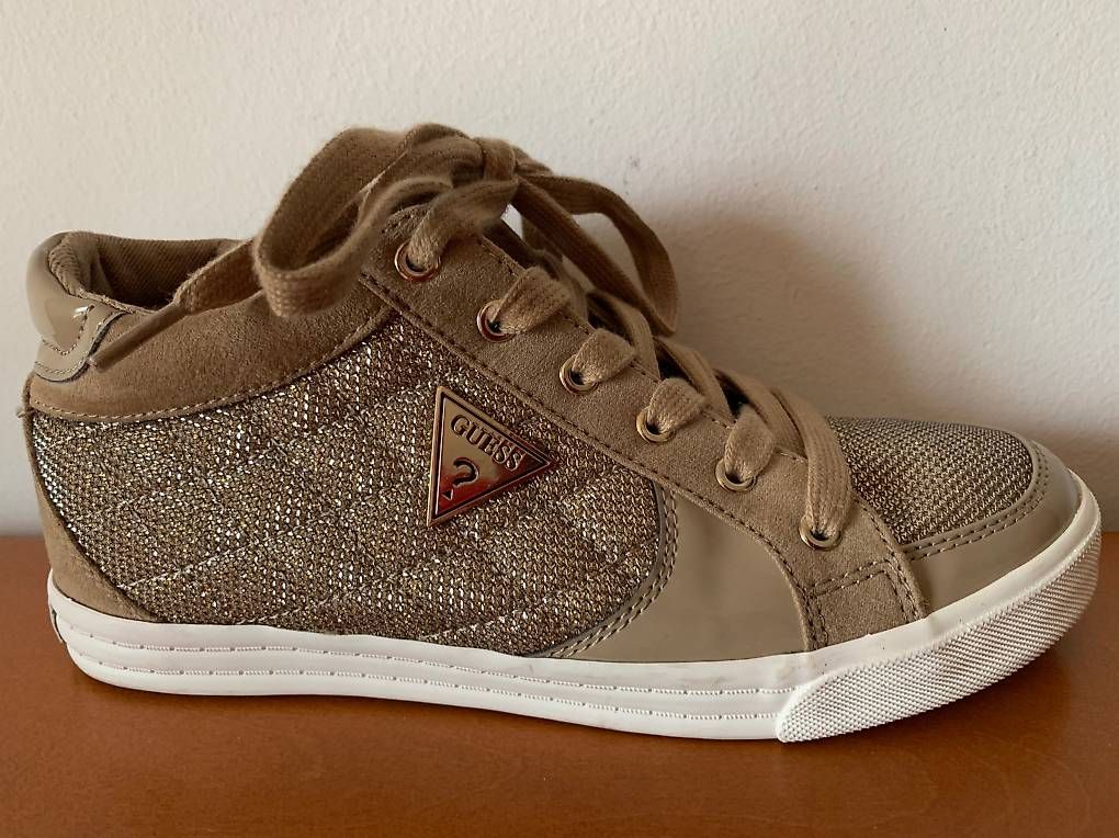 Damenschuhe: Baskets Guess misura 37,5 – Gebraucht aus Pambio-Noranco von Derimey