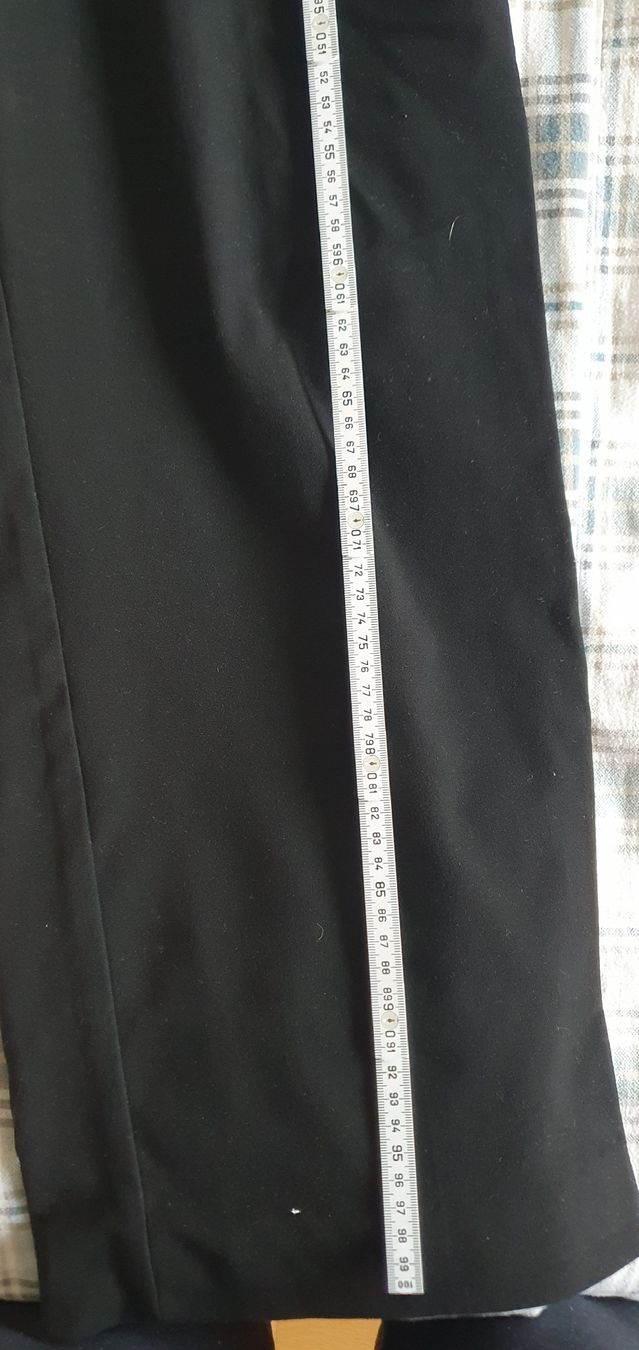 Bershka Pantaloni: Bershka Schwarze Stoffhose - Gr. 38 – Usato da Bern venduto da fede736 3