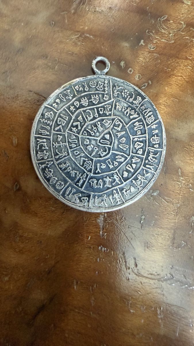 Ciondoli: Pendentif disque de Phaistos argent 925- pièce unique! – Usato da Collonges venduto da 2D_Collector 1