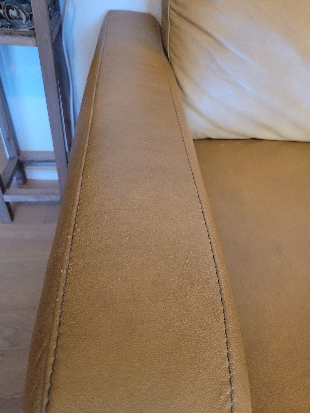 Divani: Ledersofa mit Recamière und Hocker – Usato da Solothurn venduto da Hermine9 2