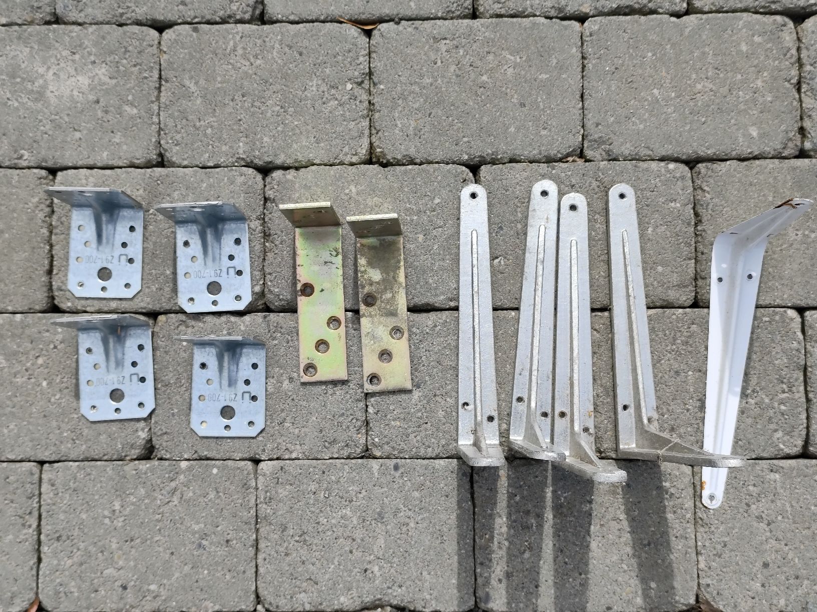 Ferramenta: Verschiedene Metallwinkel – Usato da Rubigen venduto da HEIDA_82