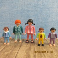 5 Playmobil Figuren Familie im Pyjama