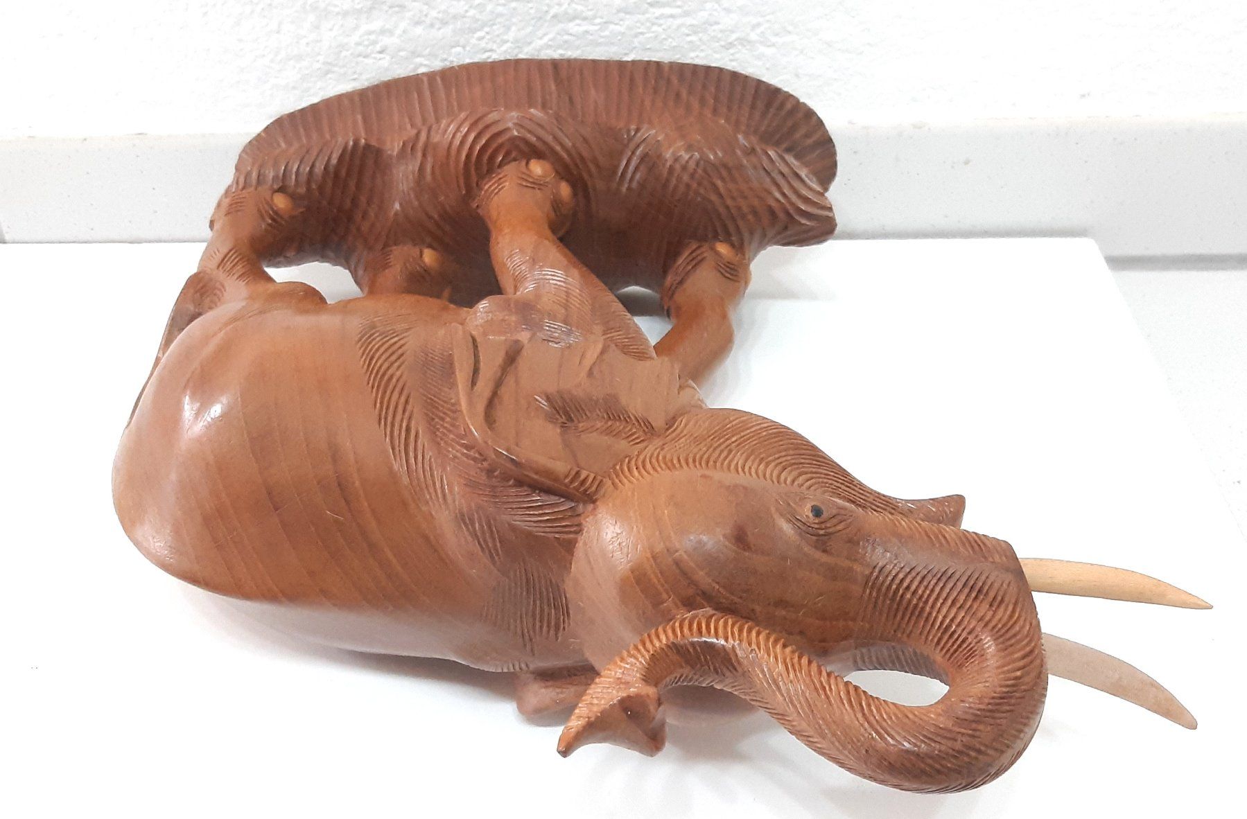 Tutte le decorazioni: Elefant aus Holz - Eléphant en bois – Usato da Savagnier venduto da Marderuth 4