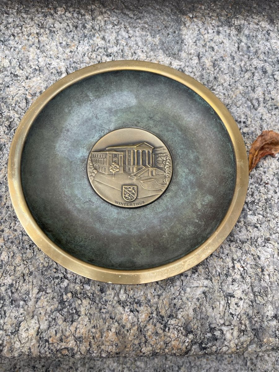 Piatti di portata: Antike Messingplatte Winterthur 18cm Durchmesser  – Usato da Elsau venduto da isidobrany09