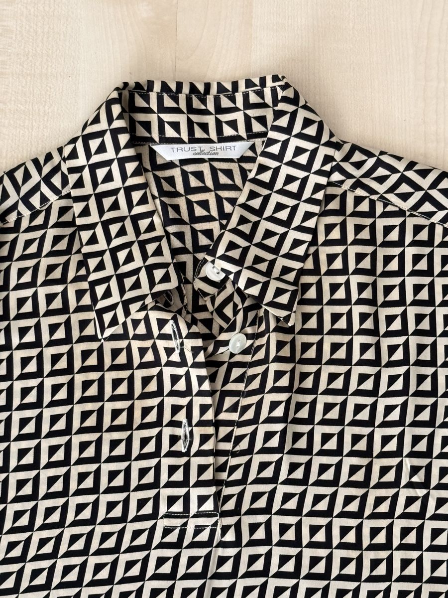 Camicette: Vintage Trust Shirt Musterbluse – Usato da Neerach venduto da lar_tkp2 1