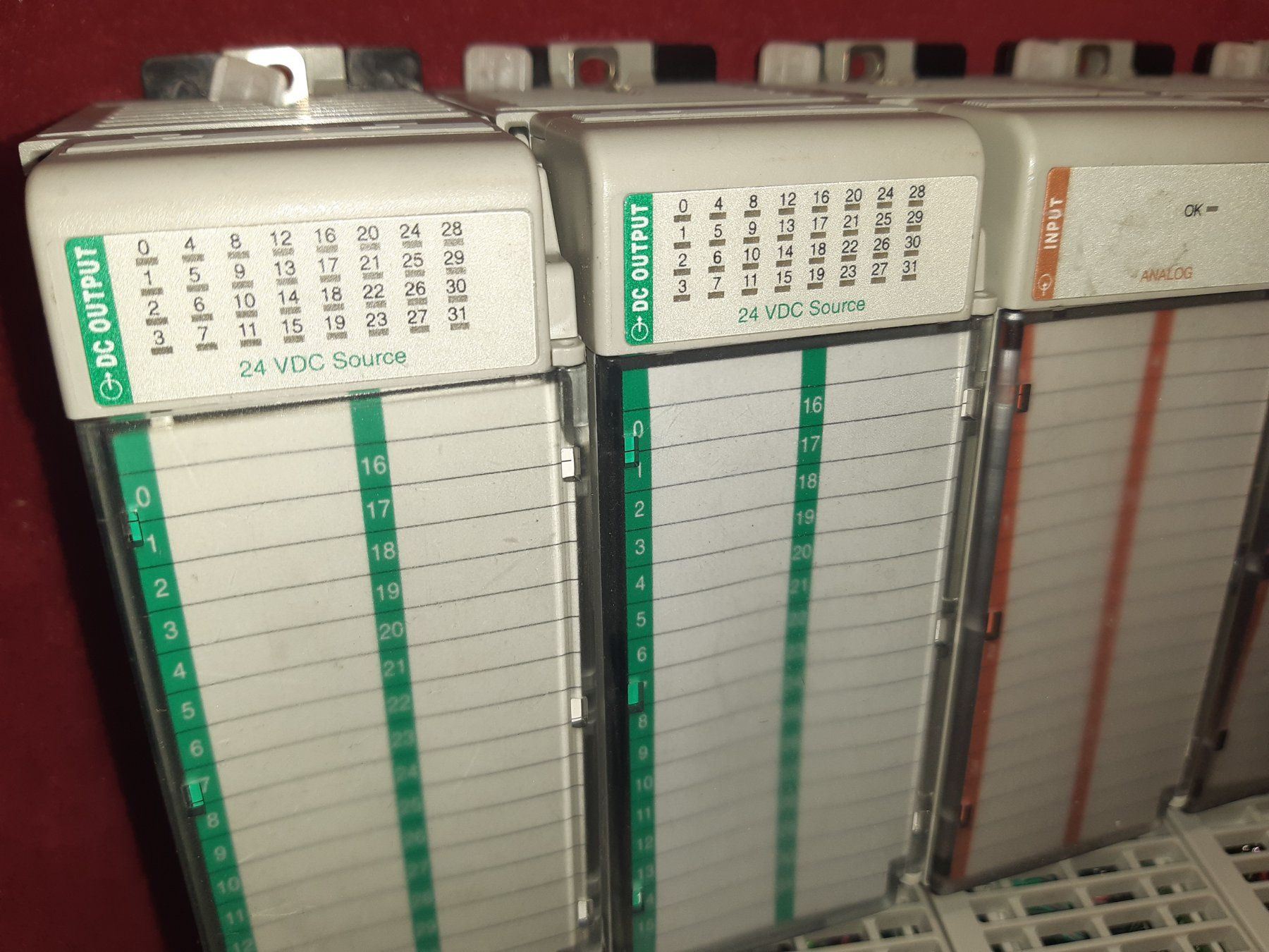 Componenti elettronici: Diverse Ein- und Ausgangsmodule, analog und digital von A&B – Usato da Lohn-Ammannsegg venduto da Molch7 2