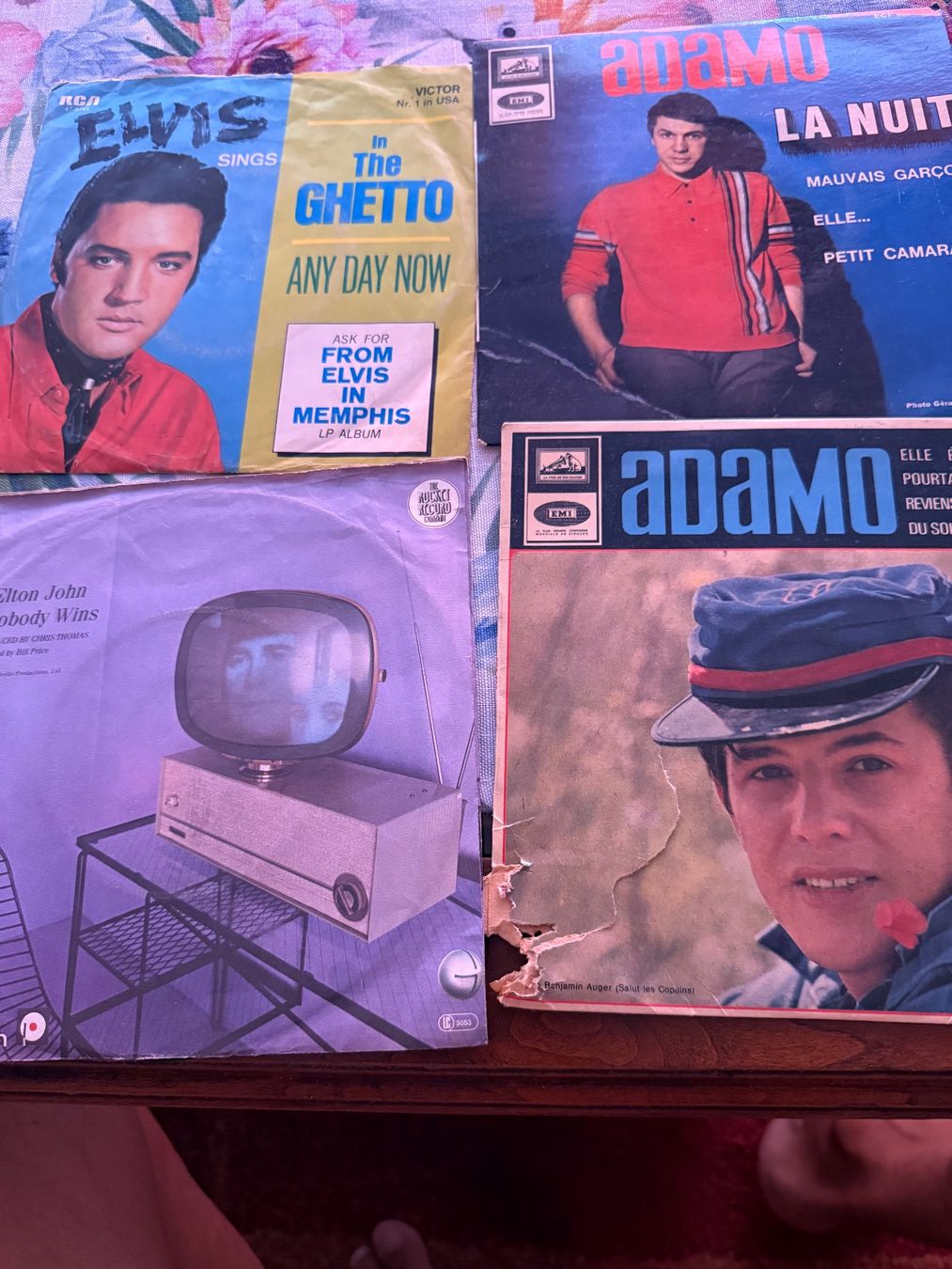 Schallplatten: 38 DISQUES 45 TOURS ORIGINAUX AVEC POCHETTE ORIGINALE – Gebraucht aus genève von GEnumist 2
