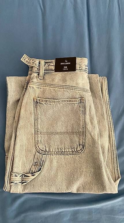 Jeans: Jean neuf bleu délavé C&A – Usato da Genève venduto da Jakblakjak