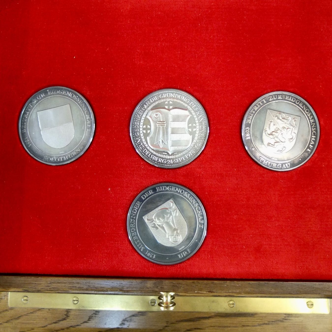 Medaglie: Medaillen-Set: Schweizer Kantone, 1150g Feinsilber – Usato da Basel venduto da Brocki-auf-dem-Wolf 4