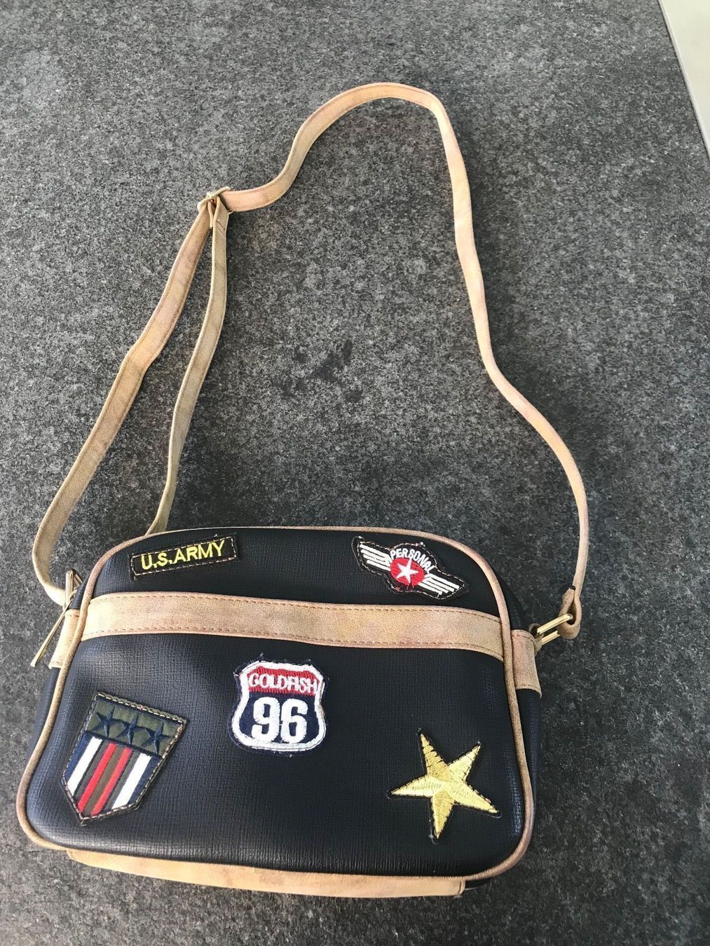 Taschen für Damen: Handtasche – Gebraucht aus Niedergösgen von 7591