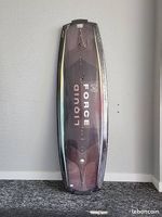 NEUF - LIQUID FORCE TRIP 135 wakeboard