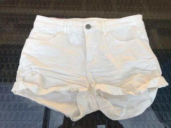 Pantaloni: Damen Shorts weiss 36 – Usato da Bergdietikon venduto da antovale